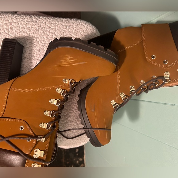 Sariyah Platform Hiker Bootie - Picture 6 of 8